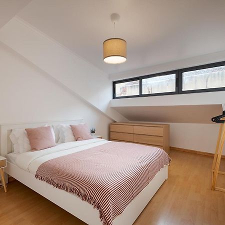 Central Gem IV - Lisbon Trendy Santos District With Dedicated Workspace Luaran gambar