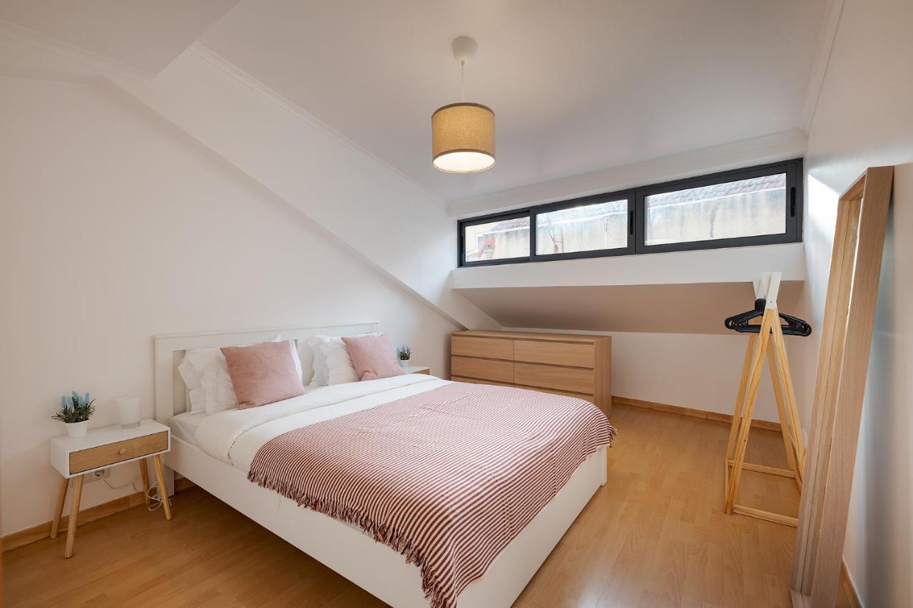Central Gem IV - Lisbon Trendy Santos District With Dedicated Workspace Luaran gambar
