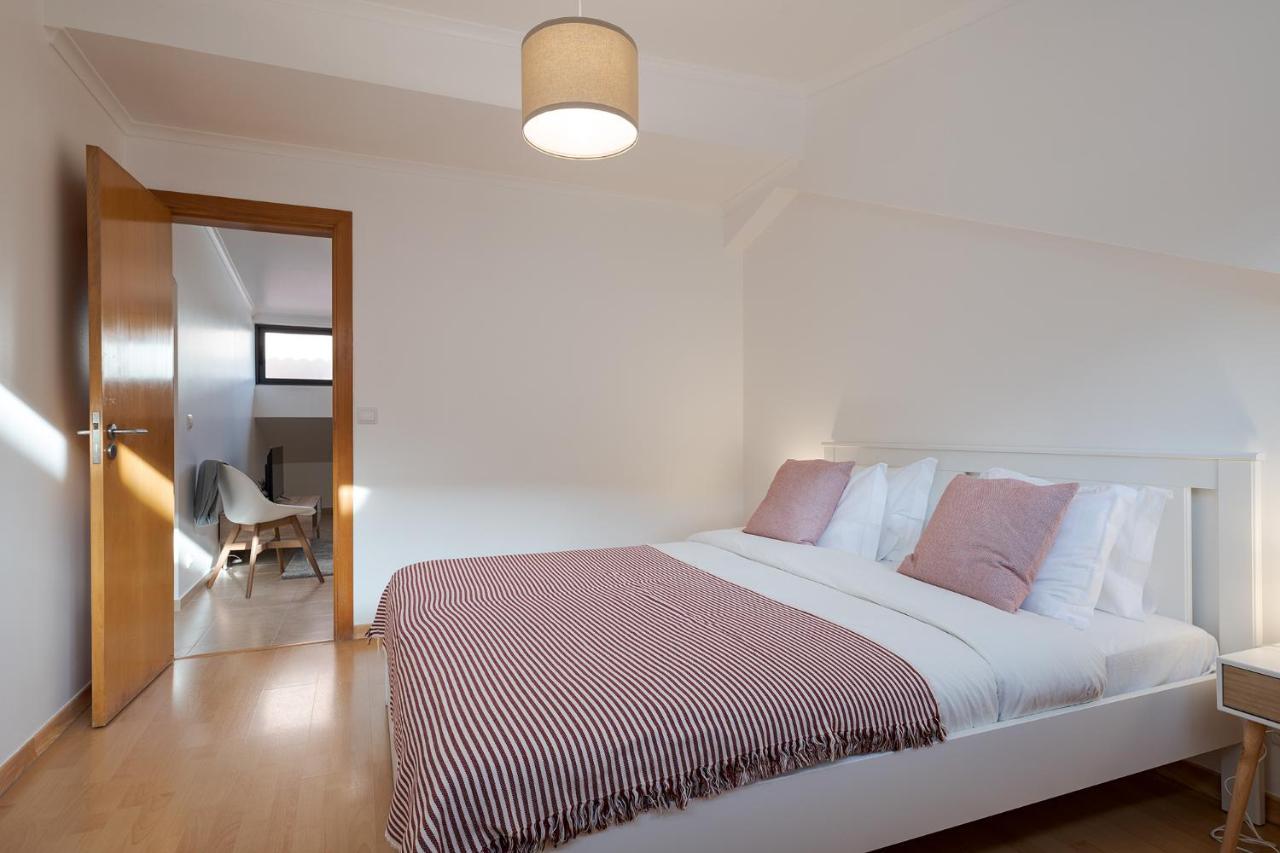 Central Gem IV - Lisbon Trendy Santos District With Dedicated Workspace Luaran gambar